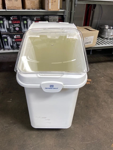 NEW 27 Gallon Ingredient Bin Thunder Group PL1B027C W/ Clear lid on Wheels #8819