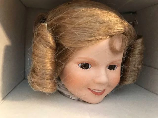 Danbury Mint Dolls of the Silver Screen Shirley Temple The" Little Colonel"