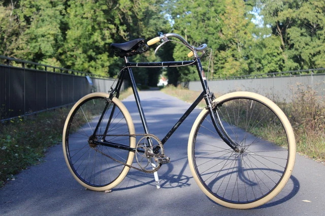Vélo Ancien Peugeot Cycle – Avant 1910 – Roues Bois, Pédalier 1 Dent – Collection Eroica