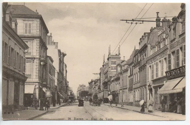REIMS - Marne - CPA 51 - les rues - rue de Vesle magasin " au tapis rouge "