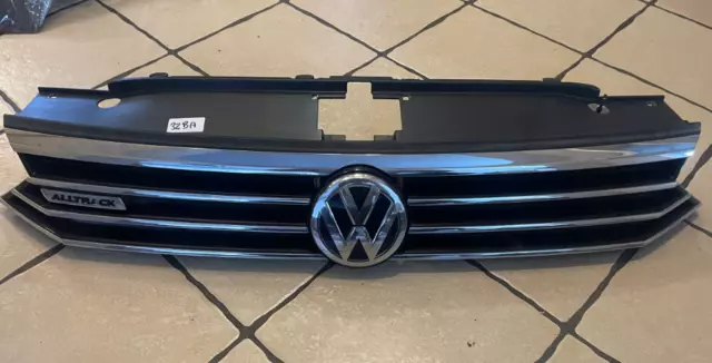 VW Passat B8 Alltrack Originalgrill