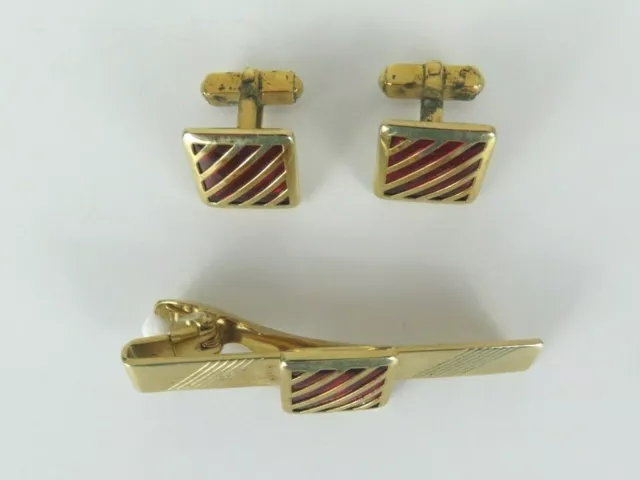 Vintage Anson Square Red & Gold Centerpiece on Gold Frame Cufflinks & Tie Pin