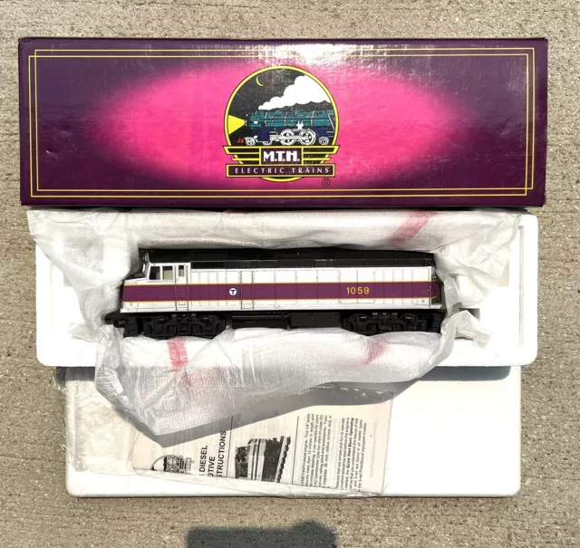 MTH 20-2148LP EMD F40 PH Diesel Massachusetts Bay 1059 Locomotive Railroad Train