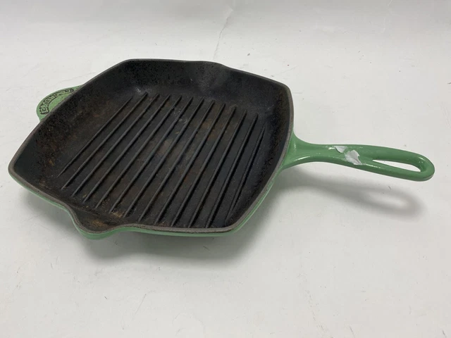 LE CREUSET Padella Per Pizza In Ghisa - Rosso Ciliegia - Diametro 32 Cm - Adatta A Induzione, Prodotta In Francia - 3