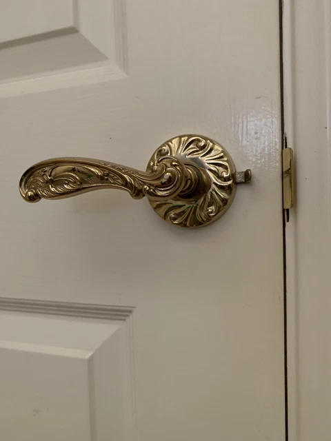 Omnia - Passage Carved Wave Right Handed Privacy Lever Carved Rosetta Polished