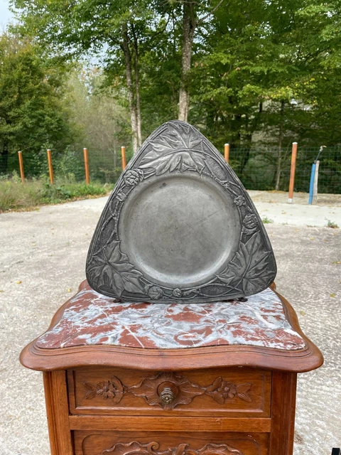 ANCIEN PLAT EN étain décor fleur fin du 19 ieme EUR 26,00 - FR