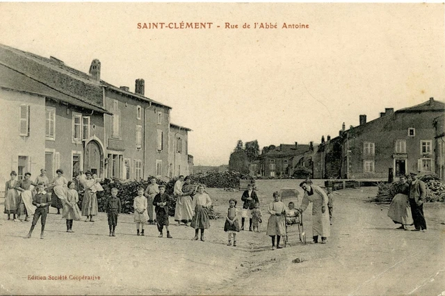 Postcard / Saint Clement Rue De L'abbe Antoine