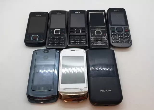 8 x Mobile Phones (7 x Nokia & 1 x Motorola) *FOR PARTS OR REPAIR*