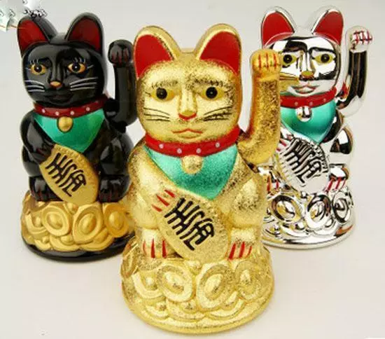 Maneki Neko Wealth/Good Fortune Waving/Beckoning Lucky Cat  Home Decoration 2