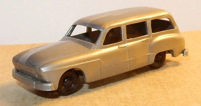 Coque calandre voiture miniature DOLLY Renault Fregate - Collection