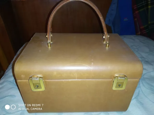 Beauty case vintage marrone