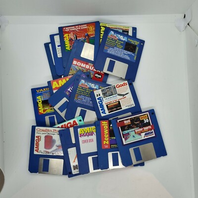 ORIGINALE AMIGA 1200 CASE tutte le clip in atto in buonissima condizione vicino al colore originale 
