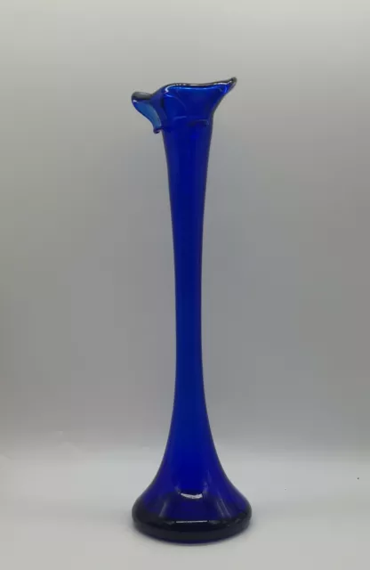 Ancien vase soliflore verre/cristal style Murano bleu cobalt col biseauté