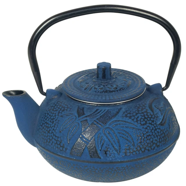 Théière en fonte bleue motifs sakura argentés 0,9 litre