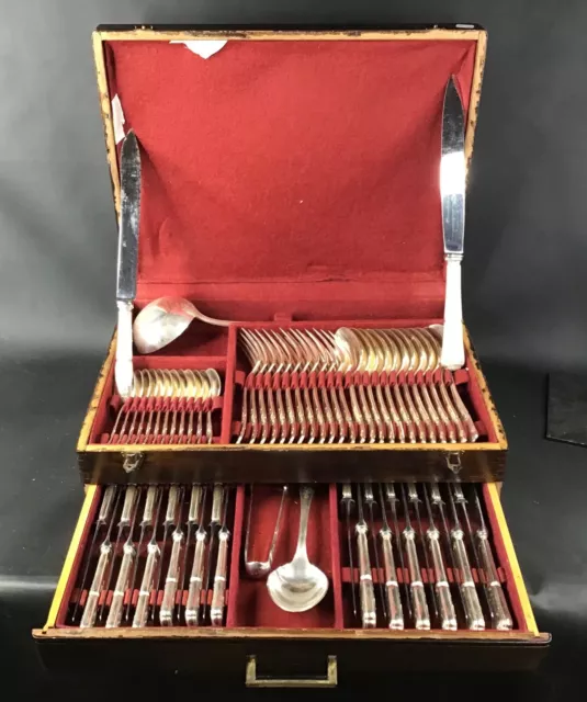 Ménagère métal argenté modèle Du Barry 65  pièces