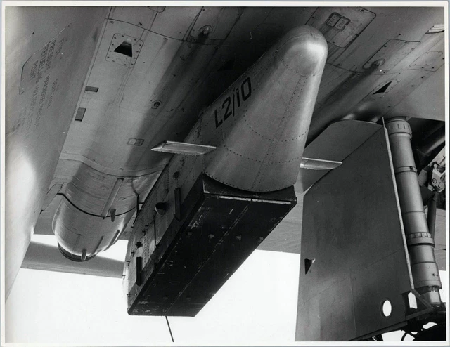 VICKERS VALIANT DE Havilland Super Sprite Rocket Engine Vintage Photo ...