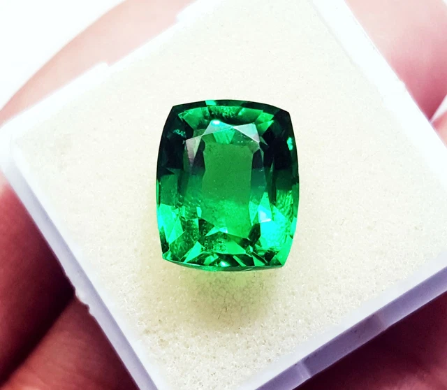 Pierre Tsavorite Grenat Naturelle 8 Carats - Forme Ovale, Certifiée GGL, Couleur Vert, Réf R503