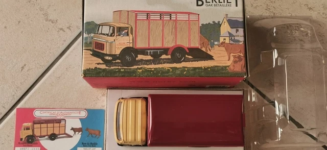BERLIET STRADAIR BACHE 1965 Photo prise à Pelussin (MAI 20