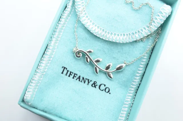 Tiffany&Co Sterling Silver Paloma Picasso Olive Branch Leaf Necklace 18" w Box
