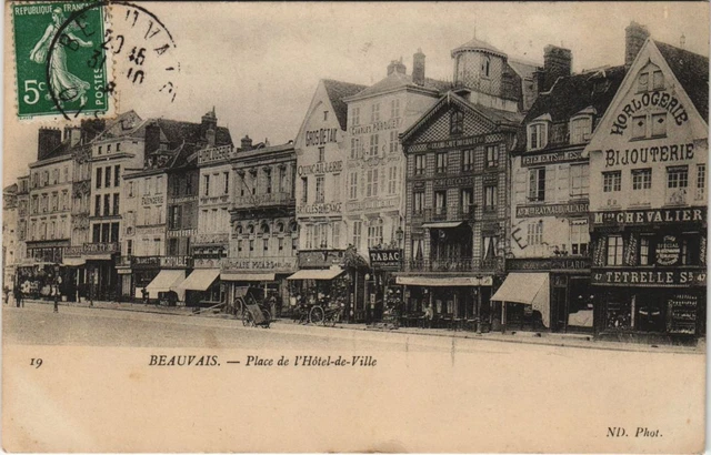CPA BEAUVAIS Place de l'hotel de Ville (48636)