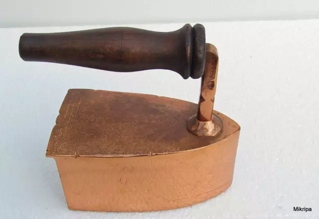 antike Kasten-Eisen  Bügeleisen Box Iron  Bolzeneisen Belgien Lüttich  ca 1840