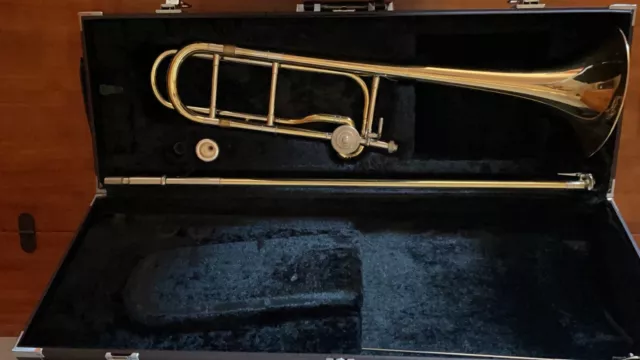 Trombone Yamaha YSL682B con ritorta in F e in omaggio bocchino Bach 5GS