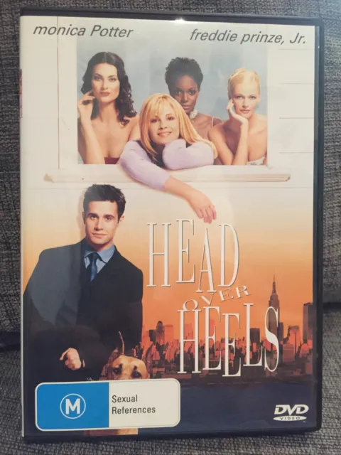 Original Film Title: HEAD OVER HEELS. English Title: HEAD OVER HEELS. Film  Director: MARK WATERS. Year: 2001. Stars: SHALOM HARLOW; IVANA MILICEVIC;  TOMIKO FRASER; SARAH O'HARE. Credit: MCA/UNIVERSAL PICTURES / LEDERER,  JOSEPH /