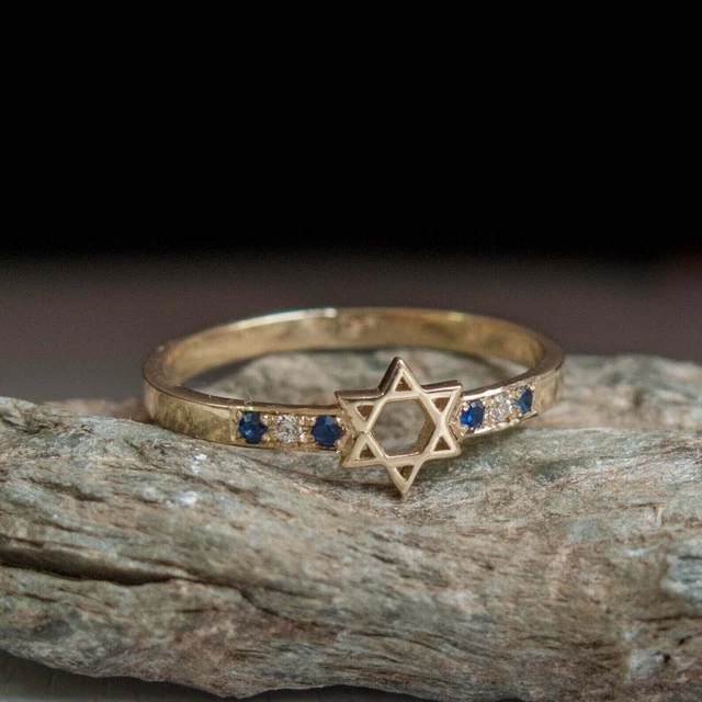 1Ct Round Cut Lab Created Sapphire Solitaire Star Ring In 14K Yellow Gold Plated