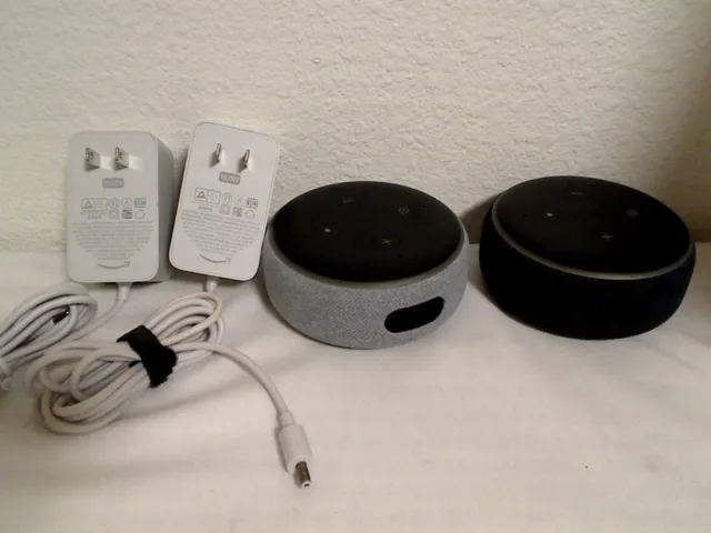 (2) AMAZON ECHO DOT 3rd Gen Smart Speakers W/power cord C78MP8 & D9N29T