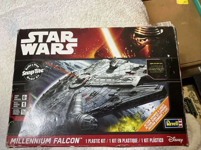 Star Wars Millennium Falcon Model Kit by Revell SnapTite The Force Awakens