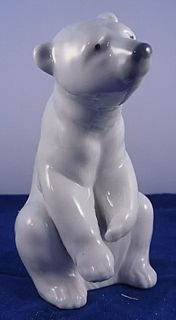 Lladro Resting Polar Bear 1208.Handmade Vintage Porcelain Figurine.Boxed.