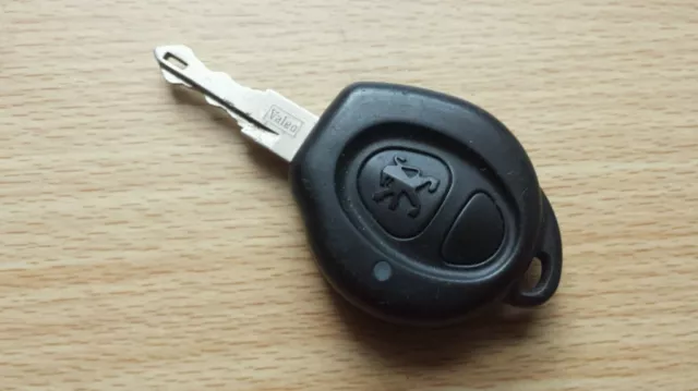 Genuine Peugeot 206 Etc 2 Button Remote Key Fob - Tested & Fully Working