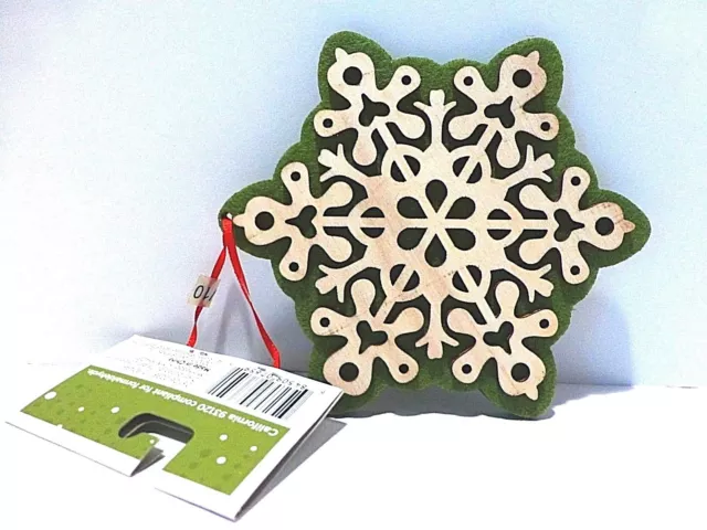 Christmass ornament Snowflake green background with white snowflake NWT