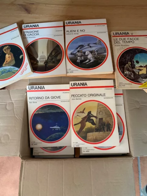 Lotto Blocco 65 libri URANIA romanzi di fantascienza