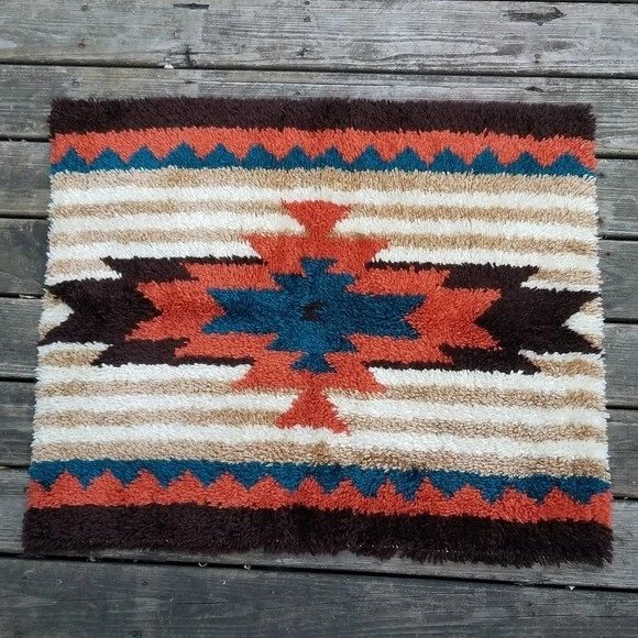 VINTAGE WESTERN BOHO Southwestern Native American Latch Hook Rug or