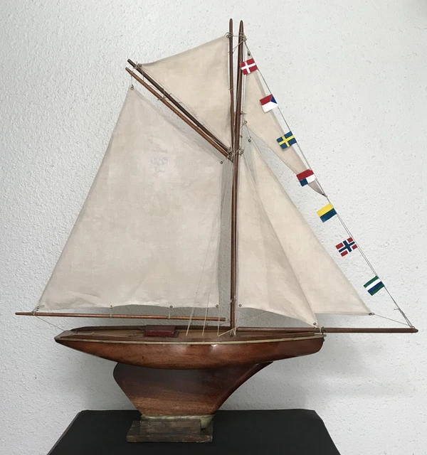 BATEAU DE BASSIN - MFP / NOVA / FRADET - POND BOAT - VOILIER