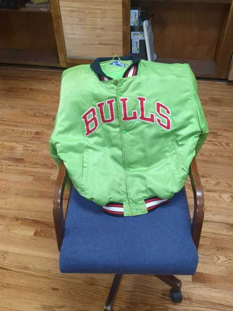 Vintage Starter Jacket NBA Chicago Bulls Spell Out Size XL Rare Color ST. PADDY'