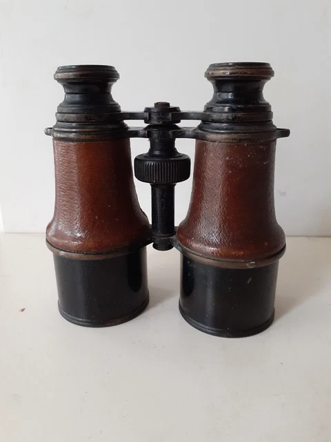 Binocolo militare vintage fatta in francese con freccia larga britannica epoca 14/18.