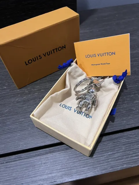  Louis Vuitton MP2213 Spaceman Astronaut Keyring Keychain Bag  Charm Metal Unisex Used, Silver : Clothing, Shoes & Jewelry