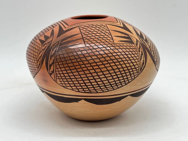 Native American Hopi Pottery bowl Adelle Nampeyo Native American Hopi Pottery bowl Adelle Nampeyo