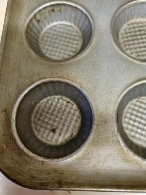 Vintage Shabby Seamless Hygienic Metal Baking Tin Bun Tray Cupcake Muffin 3