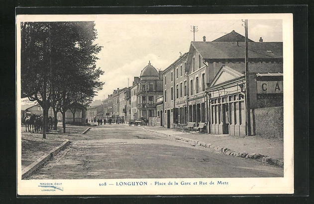 CPA Longuyon, Place de la Gare and Rue de Metz