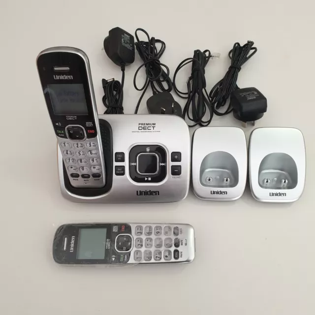 Uniden DECT 3135 Plus 2 Cordless Phone With Answering Machine (2 Handsets)