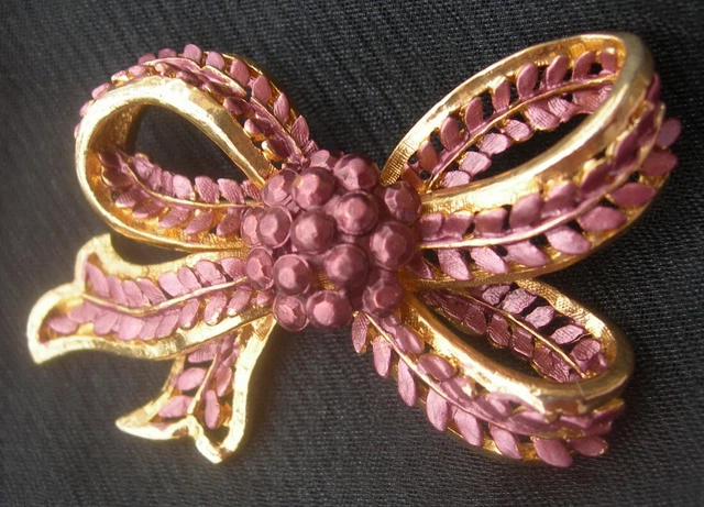 Broche Ancienne Vintage Dorée Avec Motif Rouger Et Rose - Bon état D'usage - Sans Marque