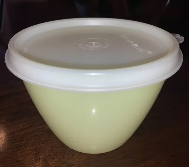 Vintage Tupperware 148 Small Wonderlier Refrigerator Storage Bowl with lid