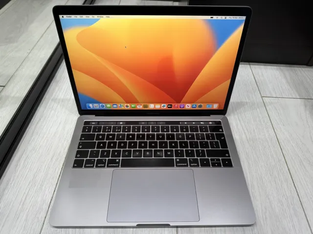 Apple MacBook Pro Retina 13,3" 2019 256 GB SSD 8 GB RAM 1,4 GHz Core i5 grigio siderale 2