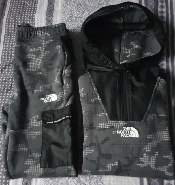 Boys The North Face Camouflage Tracksuit Size XL USED JUST ONCE