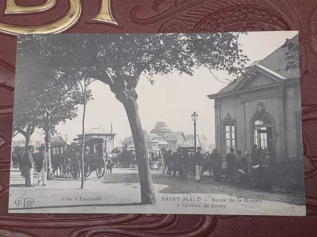 Carte Postale - Saint Malo - Sortie de la Douane à l'arrivée de Jersey