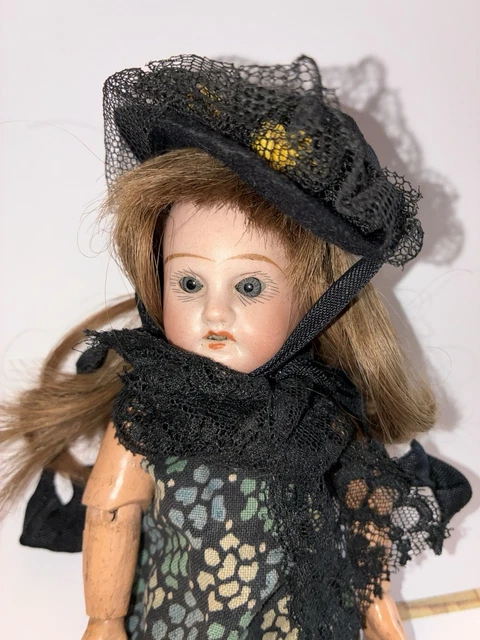 POUPÉE ANCIENNE SFBJ 60 de taille 3 sur son corps d'origine SFBJ en TB état 50cm