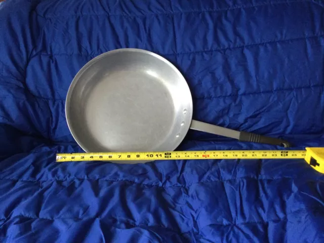 Alegacy Eagleware EW1035 14 inch Frying Pan - Pre-owned